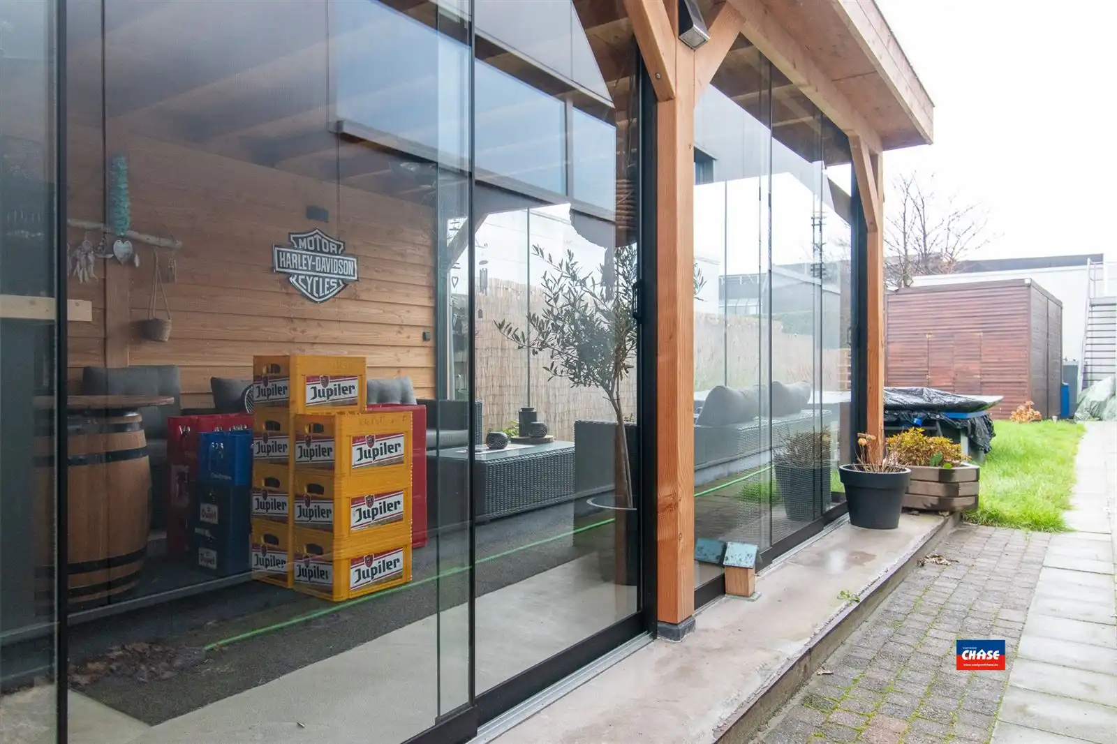 Gemengd gebouw met winkel, 2 appartementen, kantoor en magazijnruimte foto 41