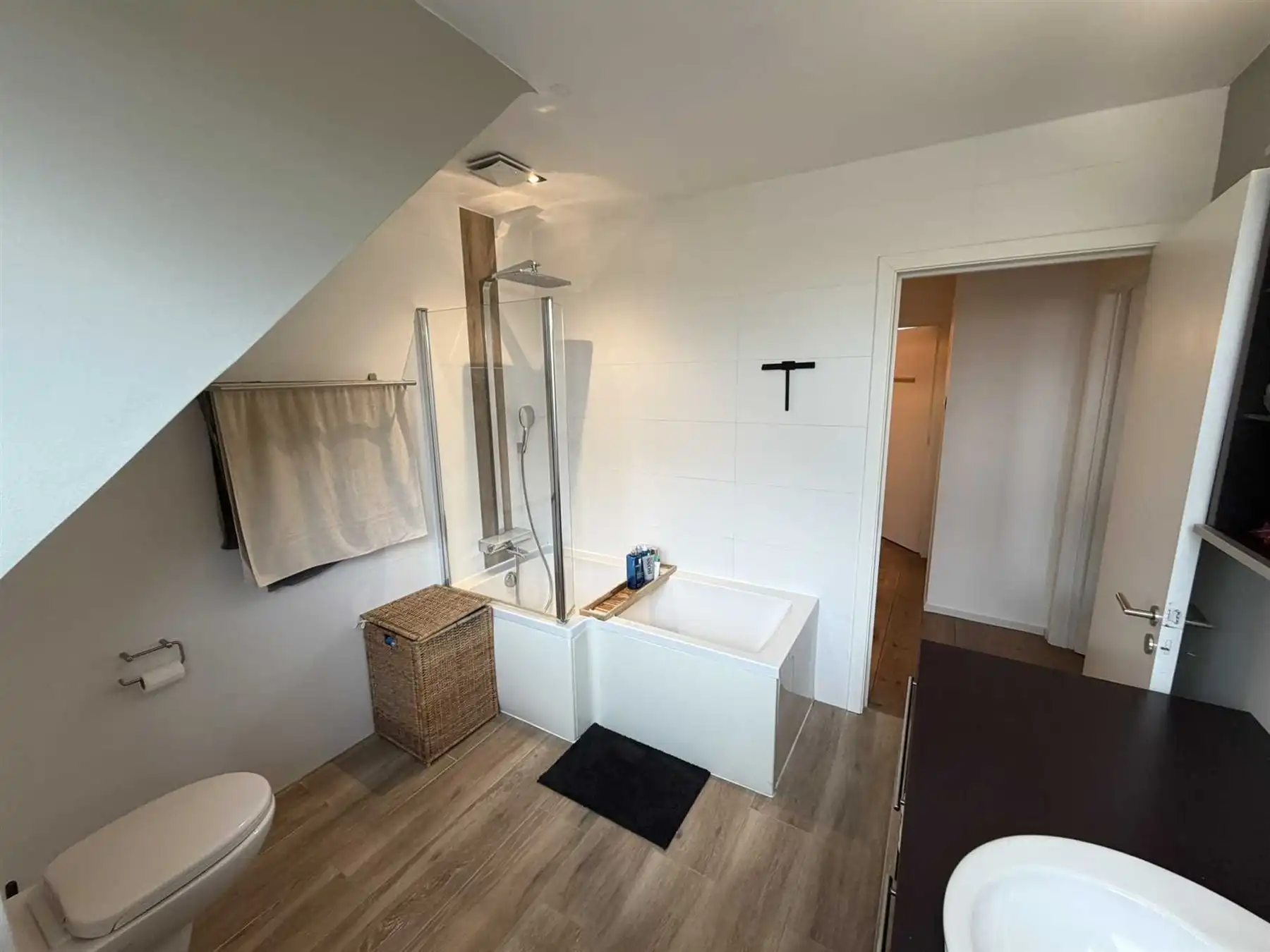 Aartselaar:Energiezuinige woning 4 slk vlakbij het centrum. foto 11