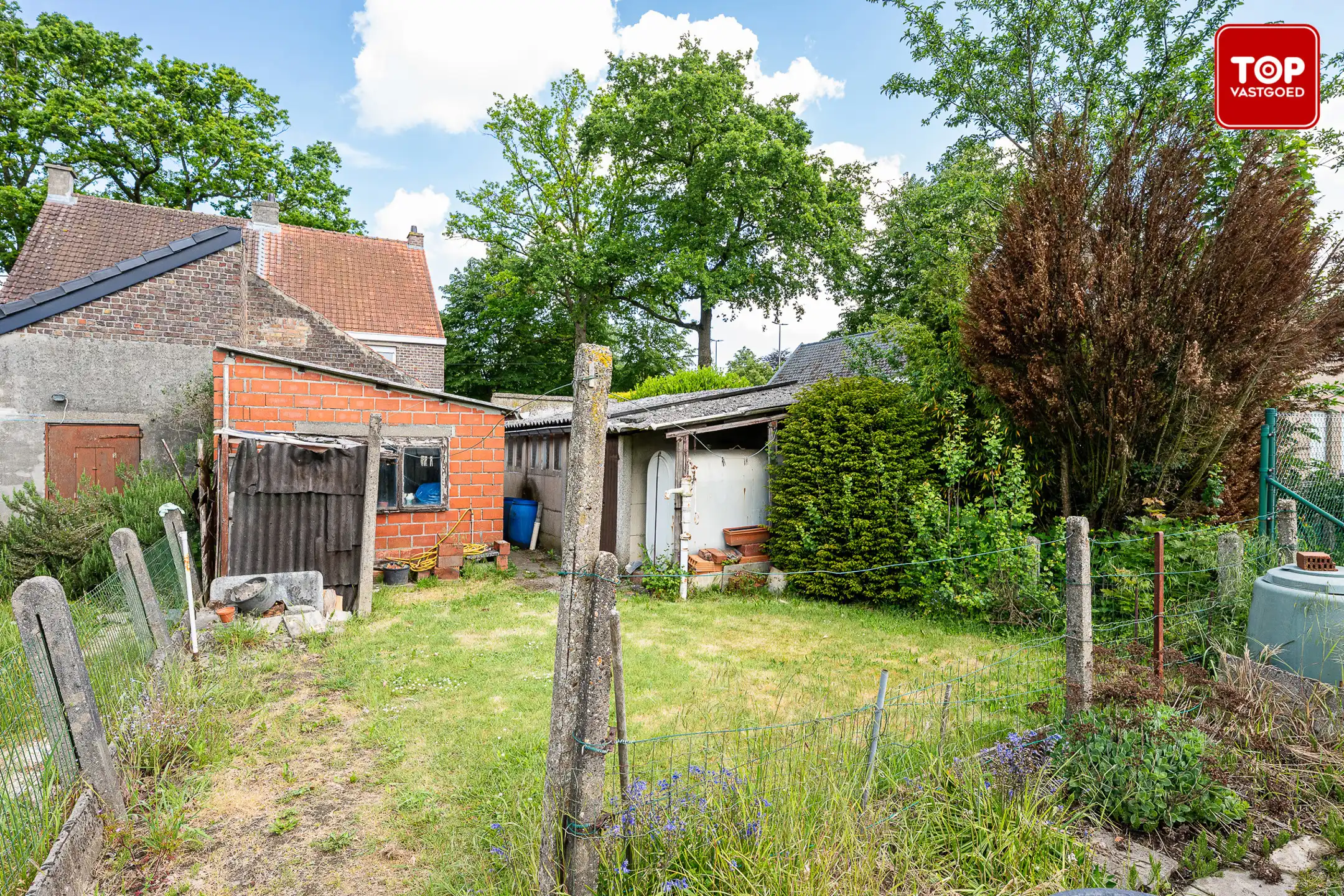 Te renoveren woning met zonnige tuin foto 16
