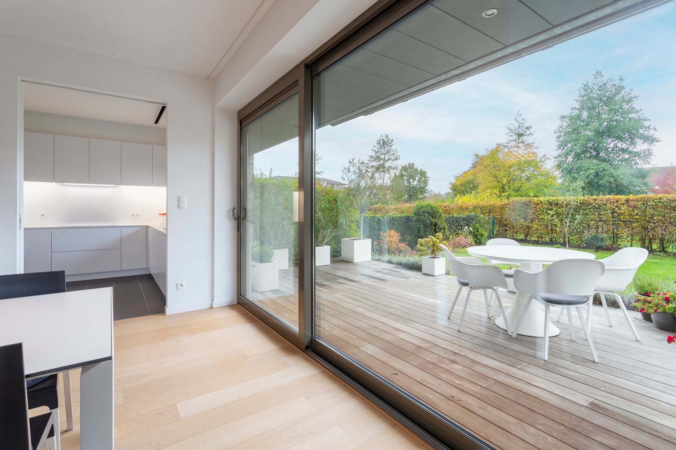 licht gelijkvloersappartement met 3 slpks en riante tuin foto 10