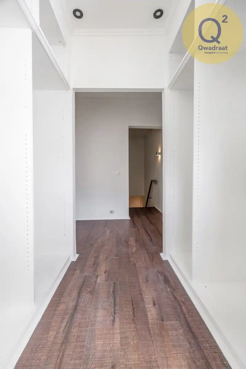 Gerenoveerde instapklare woning met grote tuin foto 30