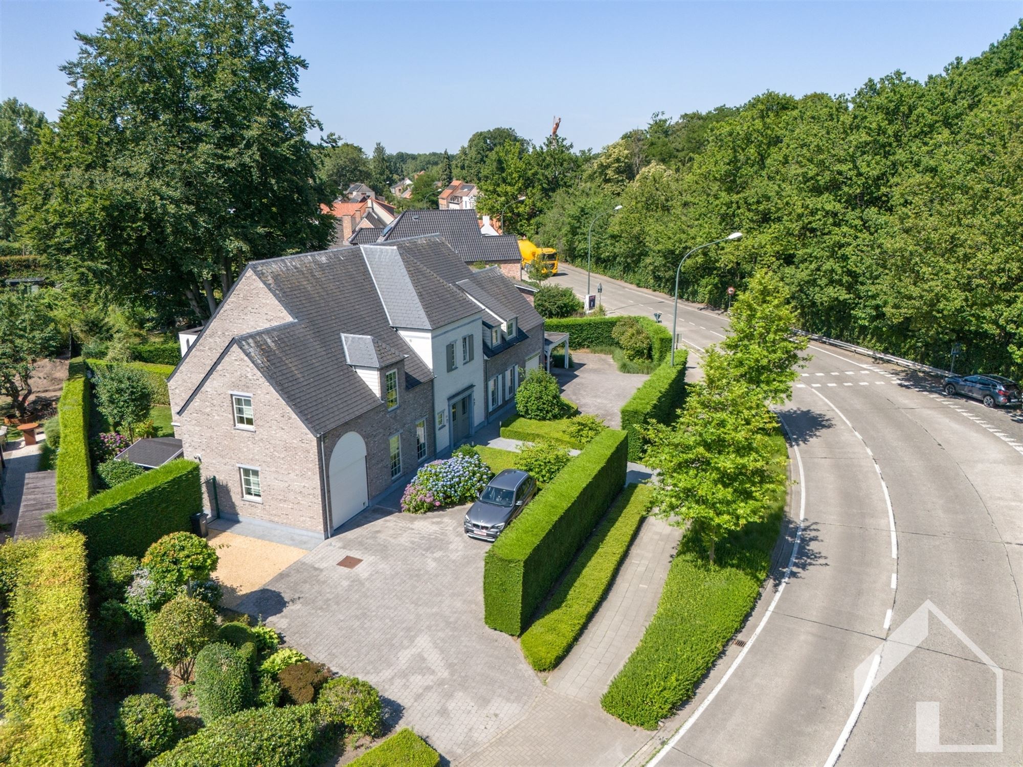 Energiezuinige woning met lift, tuin, oprit en inpandige garage foto 26