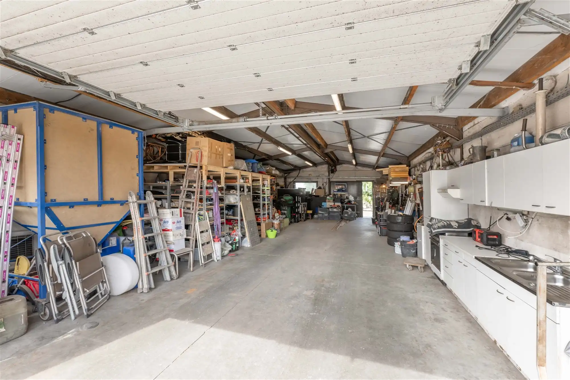 Woning met loods foto 21