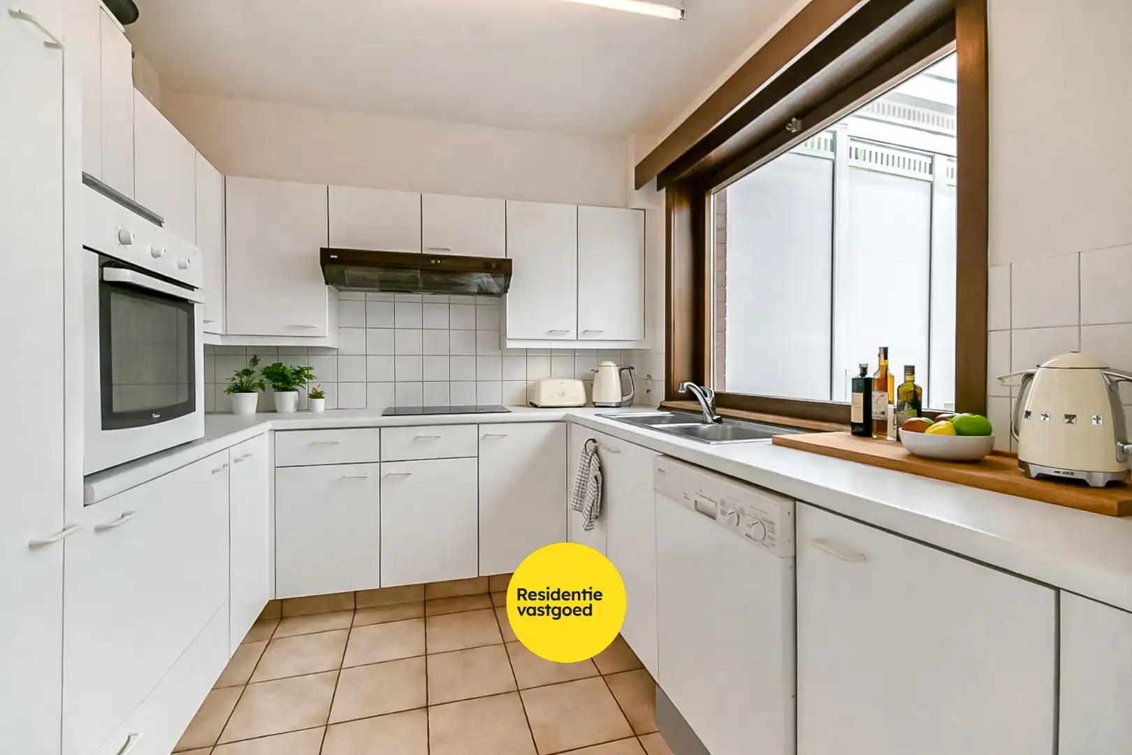 Zeer ruim duplex appartement met 3 slaapkamers in het centrum van Gistel foto 5