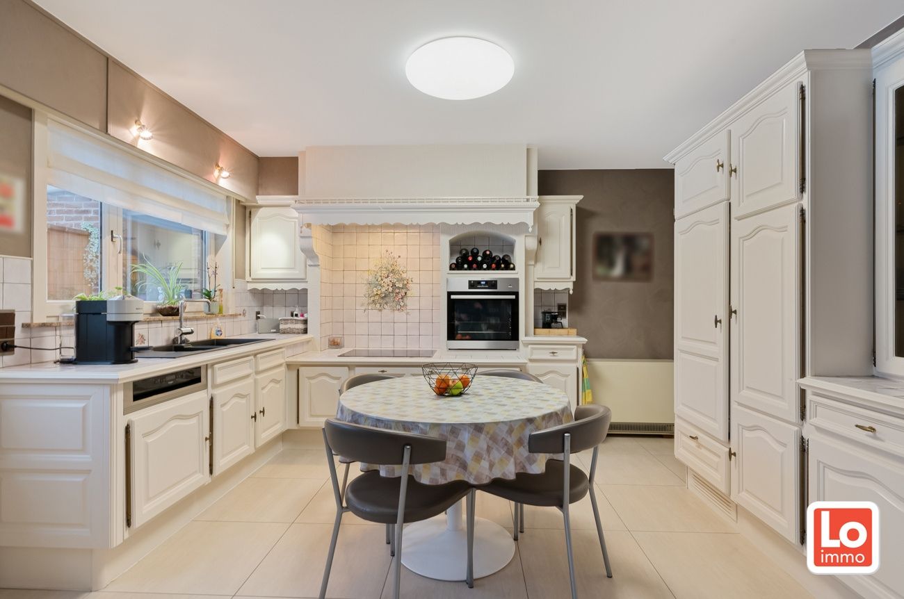 VERKOCHT! Charmante alleenstaande woning met grote tuin te Sint-Amandsberg! foto 9
