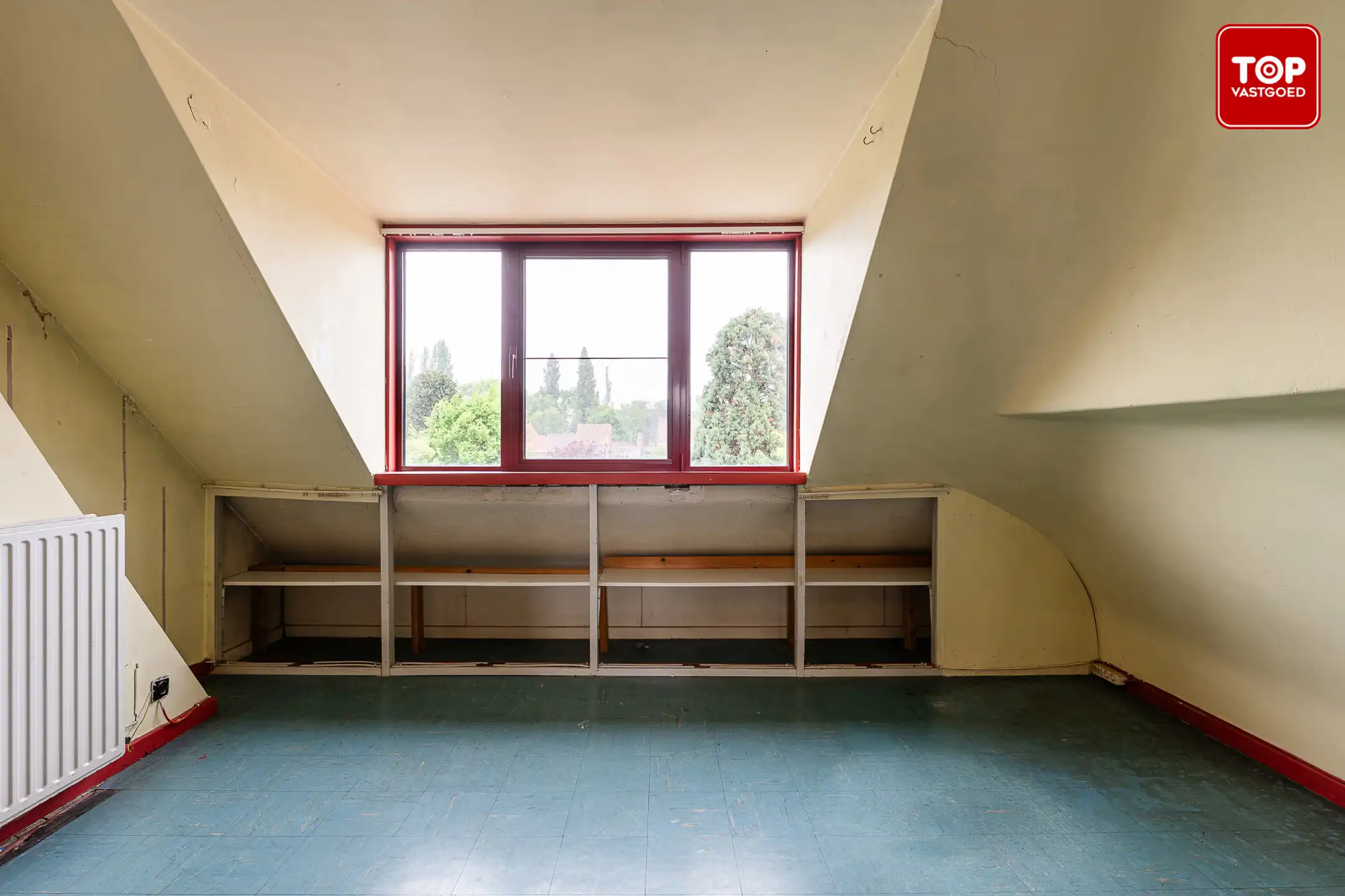Instapklare woning met 4 slaapkamers, garage en prachtige tuin.  foto 21