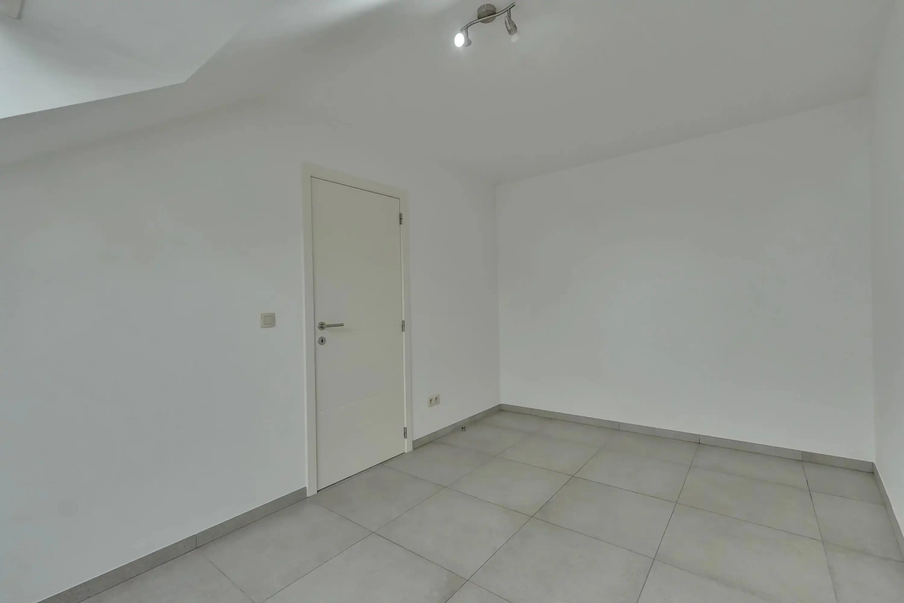 Mooi, recent appartement foto 12