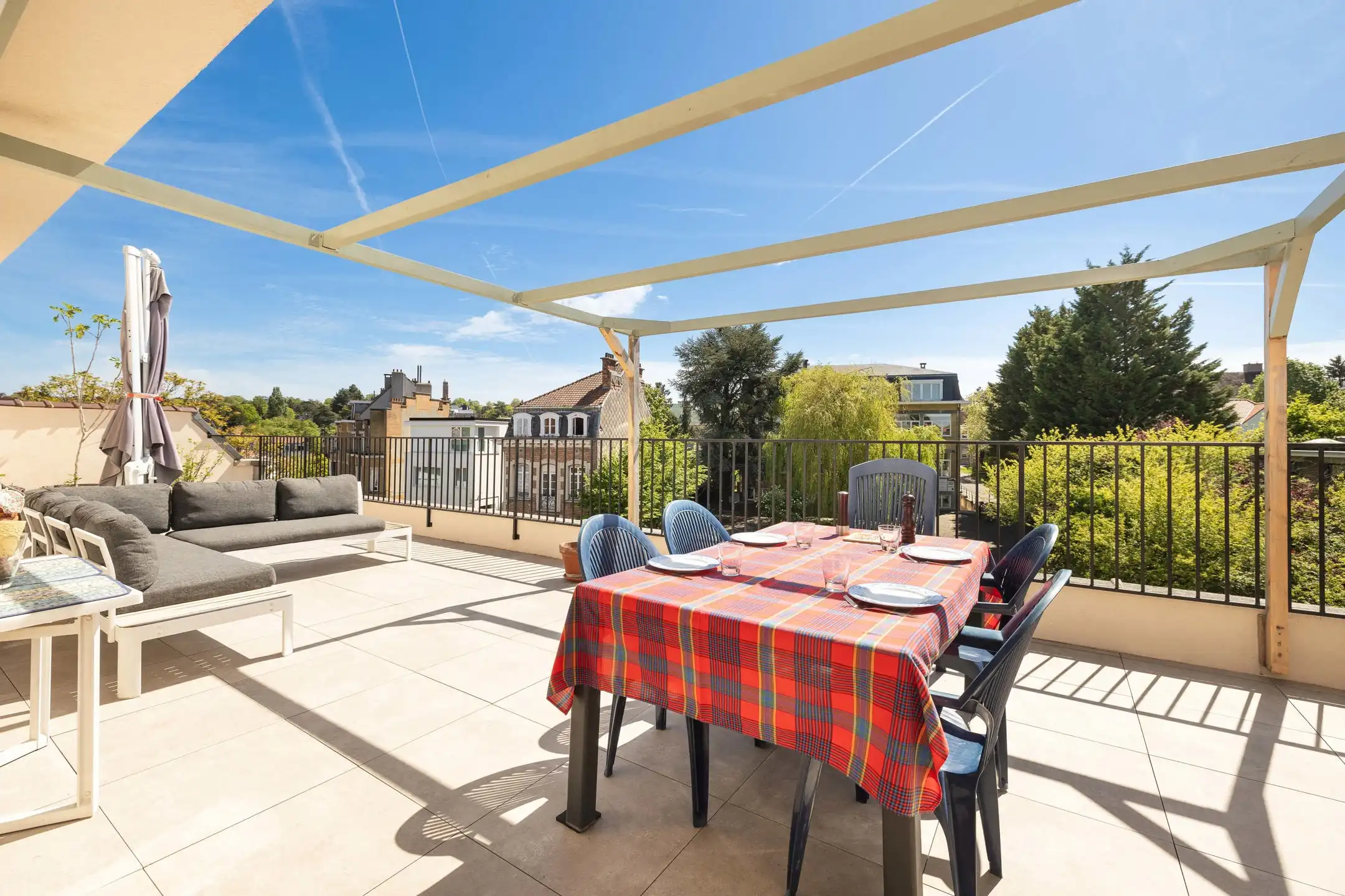 Lichtrijke penthouse met zuidgericht terras foto {{pictureIndex}}