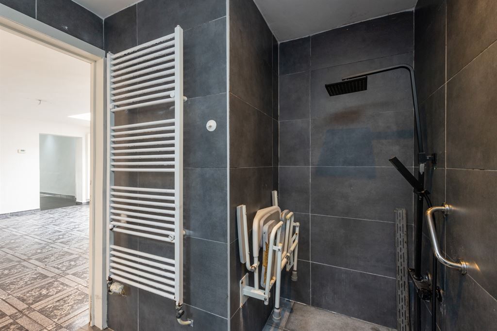 Ruime stadswoning met 4 slaapkamers foto 5