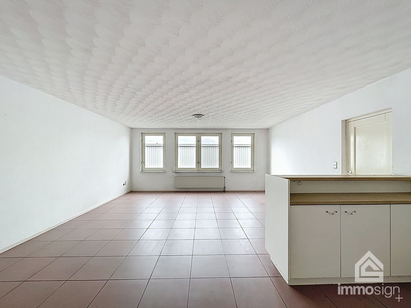 Bedrijfshal, kantoren en twee woonunits. Werken en wonen combineren op één strategische locatie! foto 30