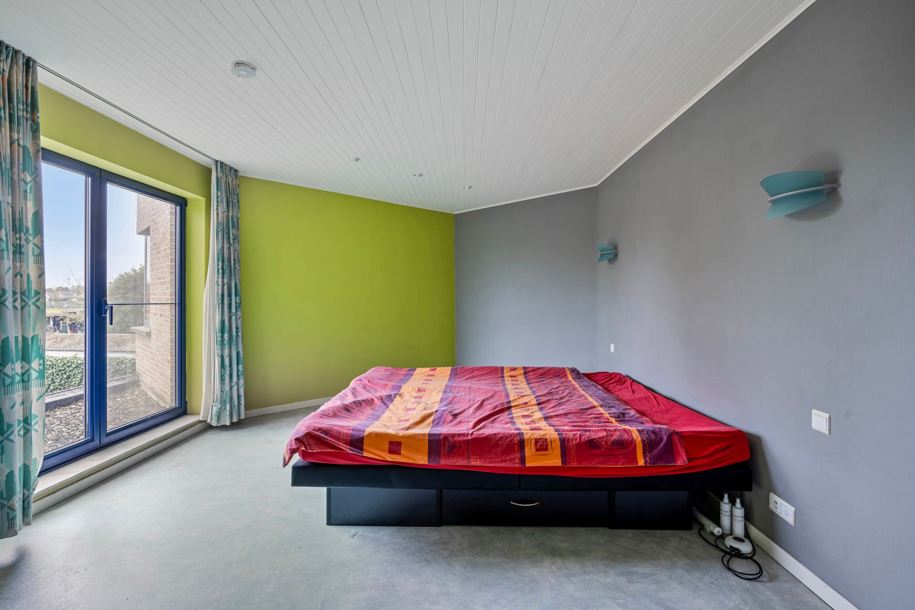 Ruime gezinswoning met 3 slaapkamers op een groot perceel foto 22