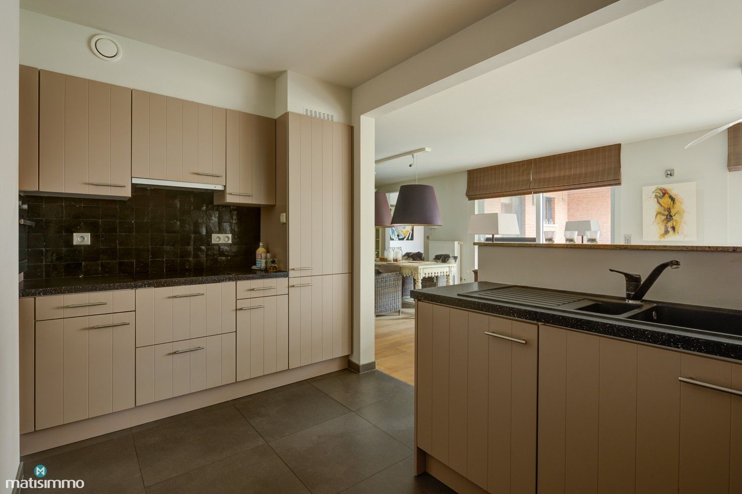 ROYAAL APPARTEMENT MET RUSTIG INTERIEUR VOORZIEN VAN 3 SLAAPKAMERS, 2 BADKAMERS EN 2 TERRASSEN NABIJ CENTRUM HASSELT foto 12
