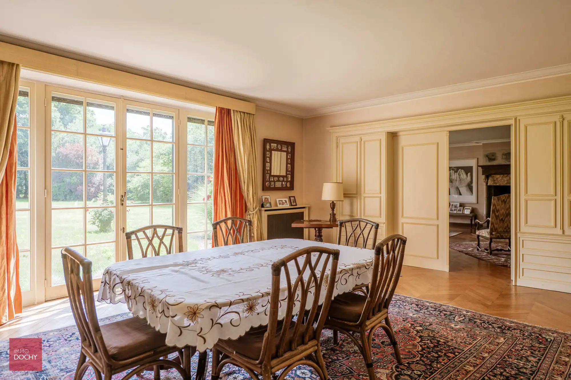 Zeer ruime villa in prachtige parktuin foto 9