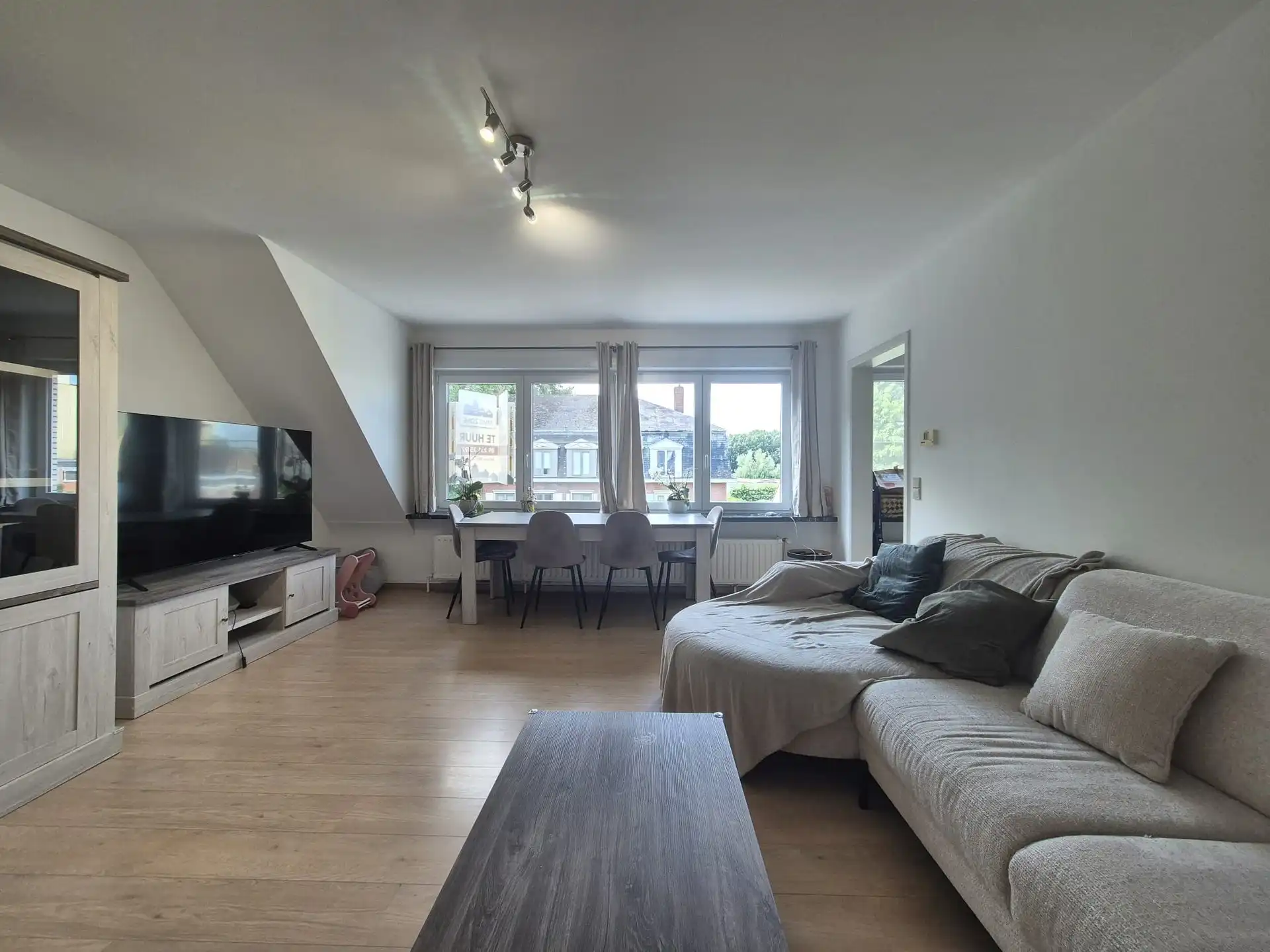Mooi en rustig gelegen instapklaar appartement met zongericht terras en garage. foto 4