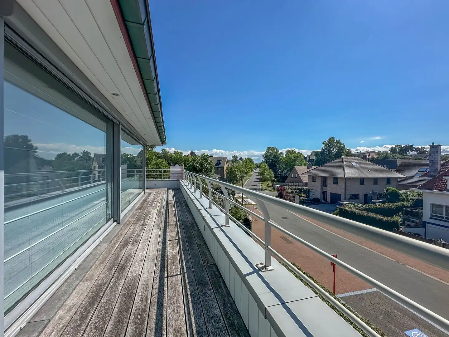 Instapklaar topappartement met royaal zonneterras kortbij zee. foto 7