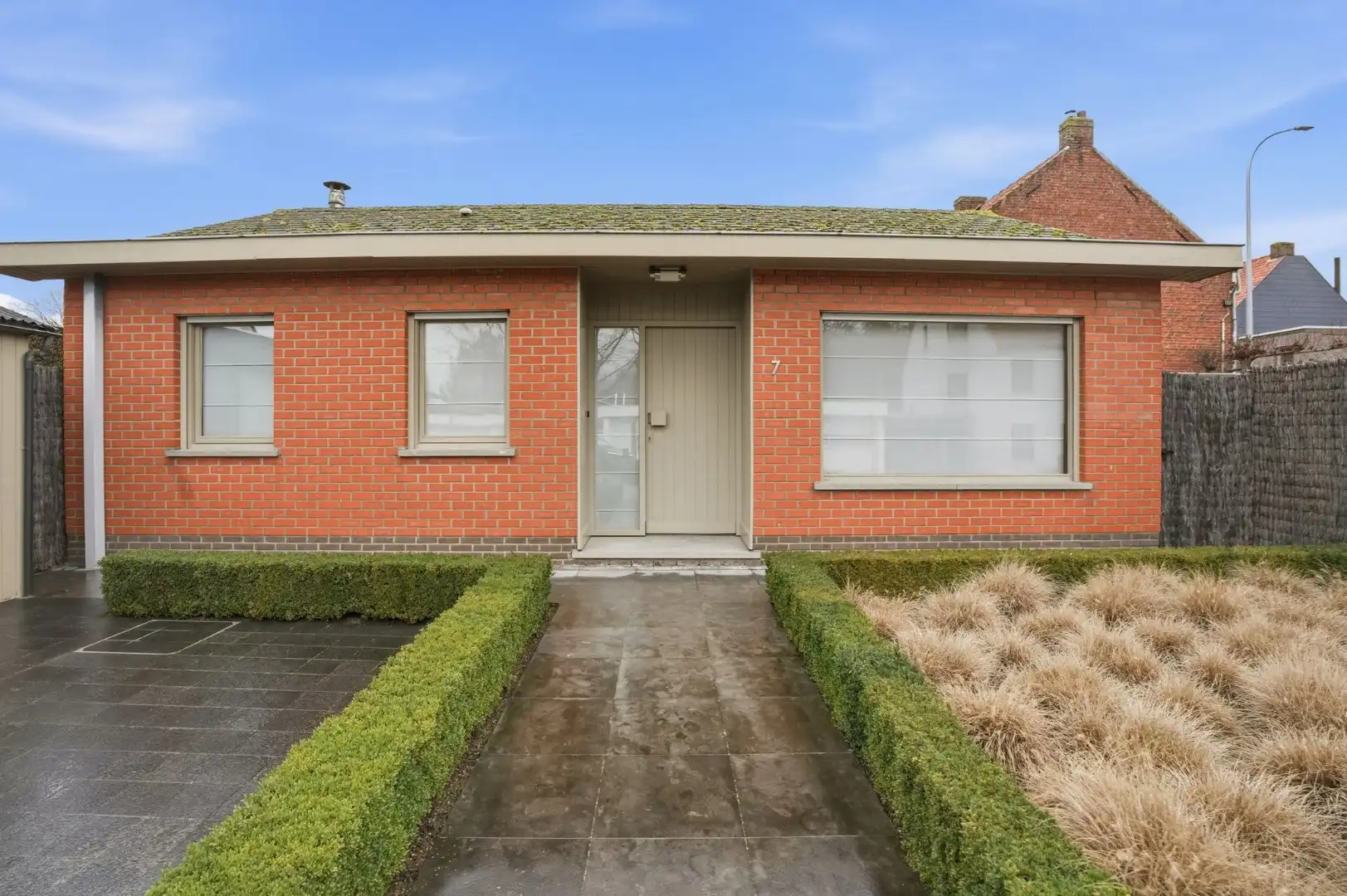 Charmante gelijkvloerse woning met tuin en garage foto 2