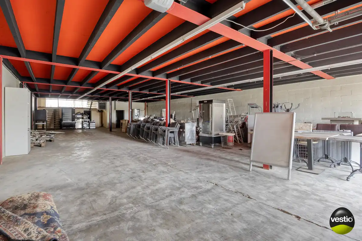 HANDELSPAND MET WOONST TE HOESELT NABIJ CENTRUM EN E313. foto 15