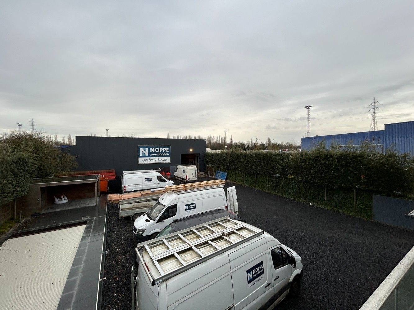 Modern en lichtrijk handelspand/kantoor met magazijn (300m²) te huur in Wijnegem! foto 14