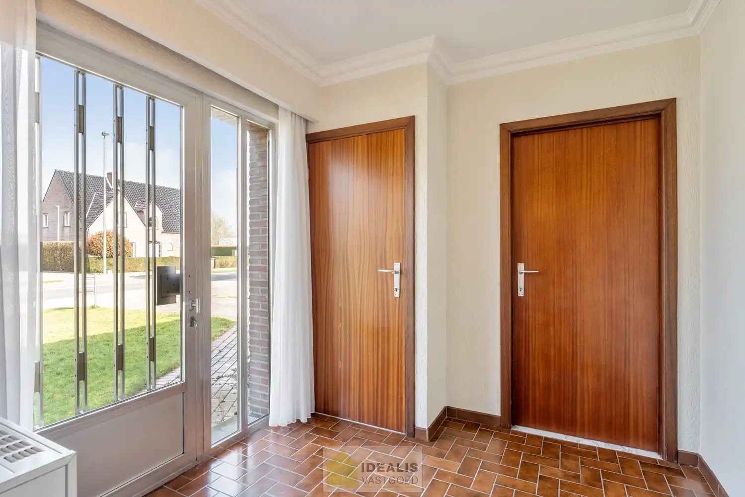 IDEALIS VASTGOED - OP TE KNAPPEN GEZINSWONING OP WANDELAFSTAND VAN CENTRUM! foto 4