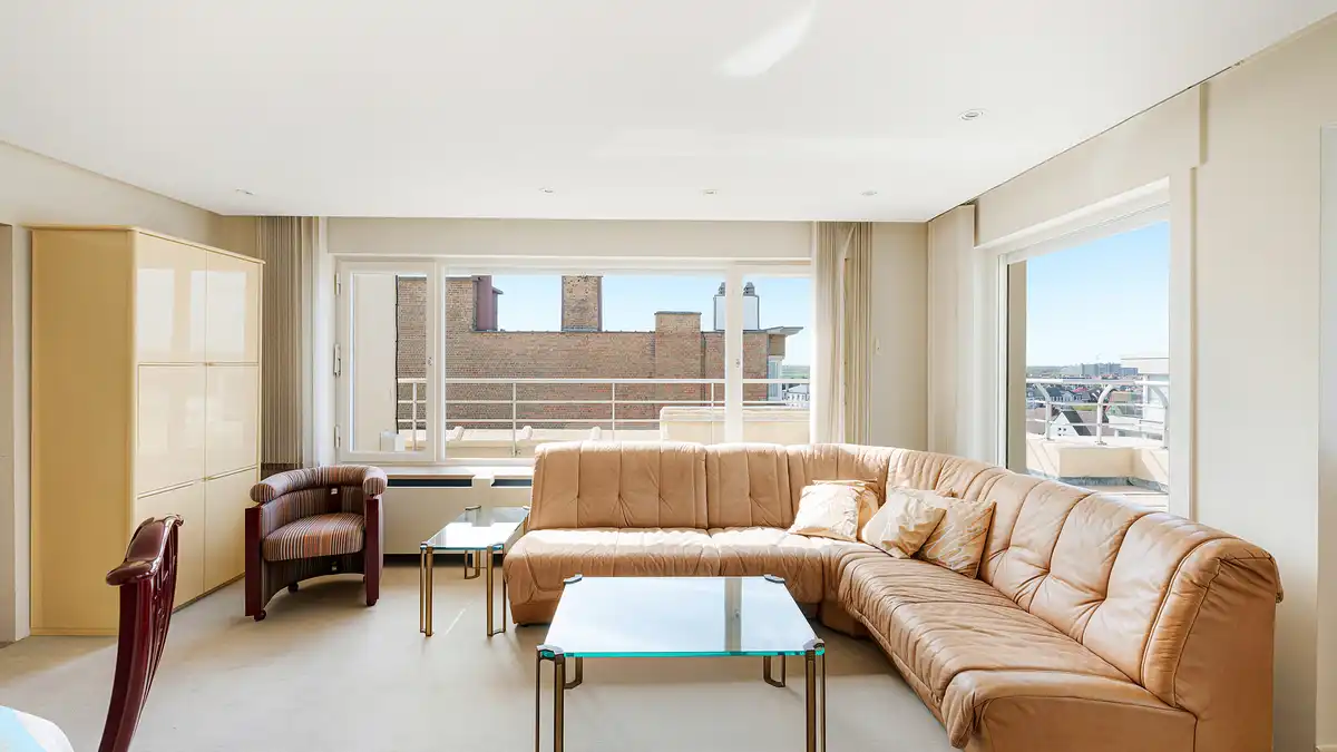 Appartement met veel potentieel: zon, zeezicht en rust foto 4