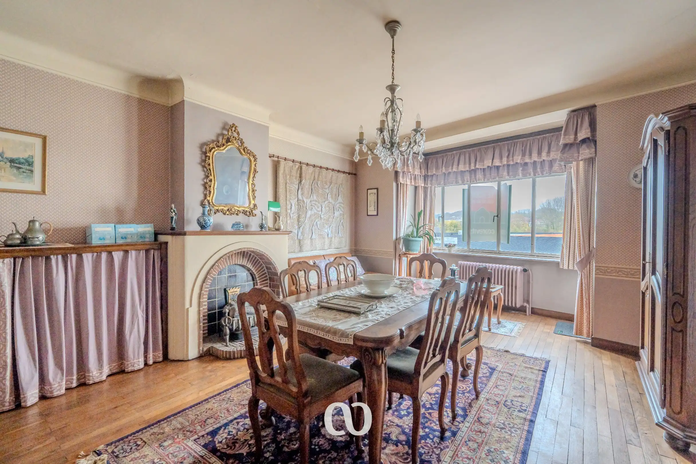 Zeer grote karaktervolle woning in art-deco stijl met tal van mogelijkheden foto 12