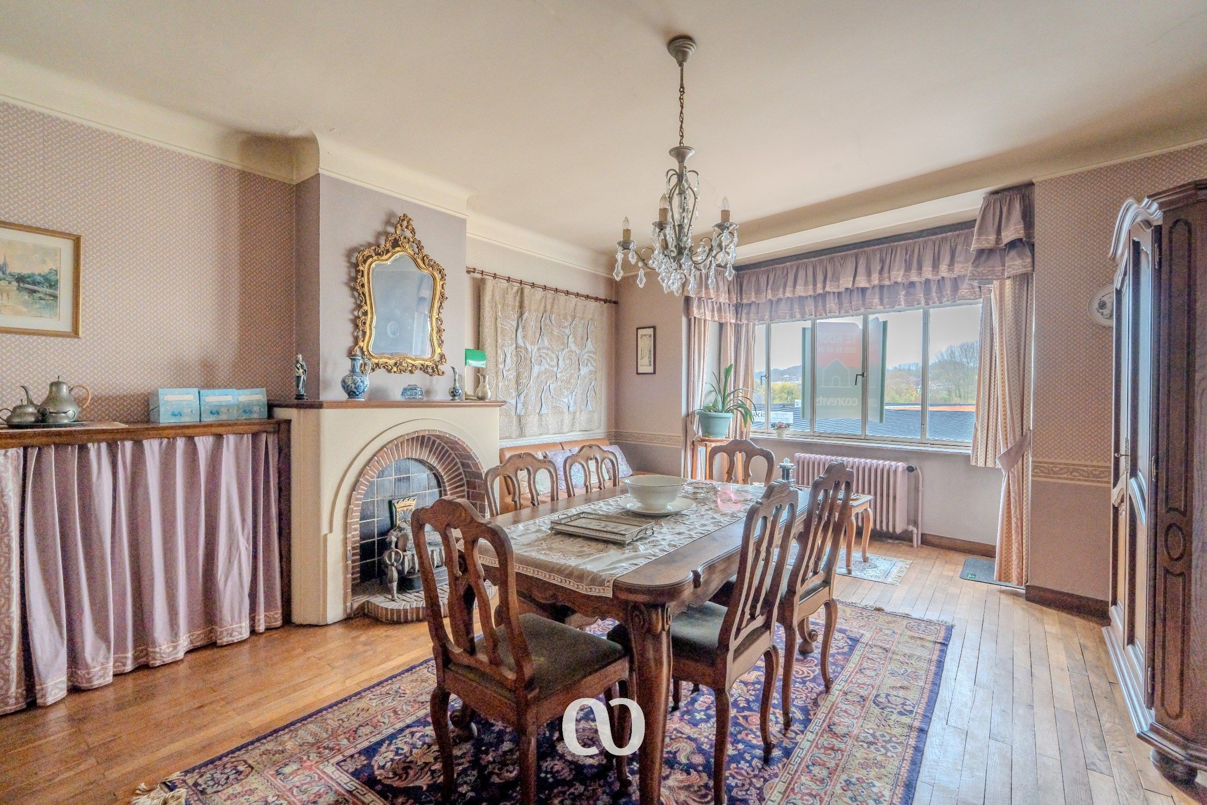 Zeer grote karaktervolle woning in art-deco stijl met tal van mogelijkheden foto 12