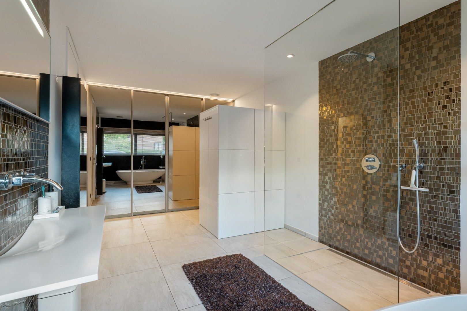 Unieke designvilla met zwembad en panoramisch uitzicht op het Albertkanaal foto 29