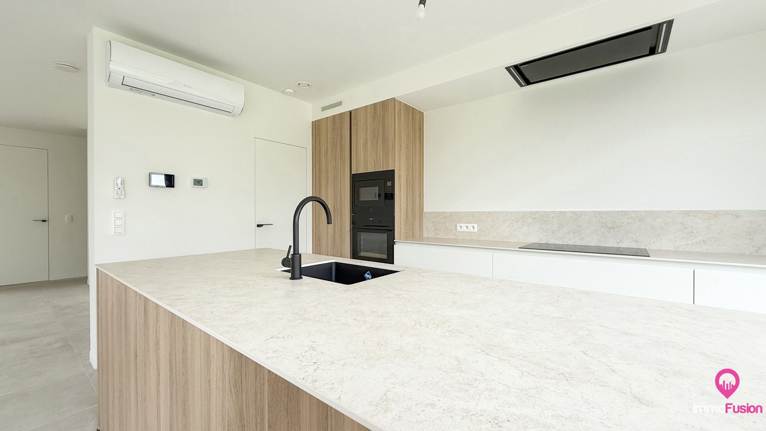 Stijlvolle nieuwbouwwoning met diepe tuin + vloerverwarming! foto 6