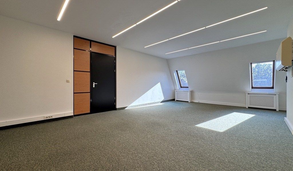 Kantoren te huur  in prachtig herenhuis te Antwerpen foto 4