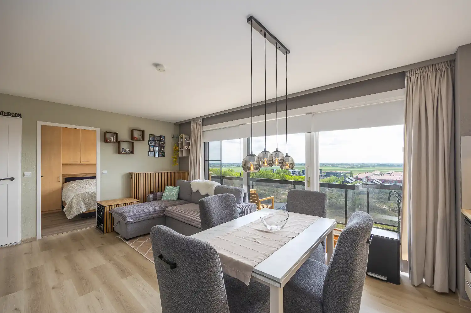 Prachtig gerenoveerd 1-slaapkamerappartement met zongericht terras en prachtig open uitzicht foto 8