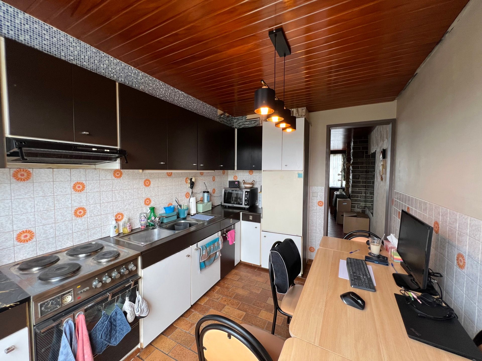 Fantastisch gelegen te renoveren driegevelwoning. foto 8