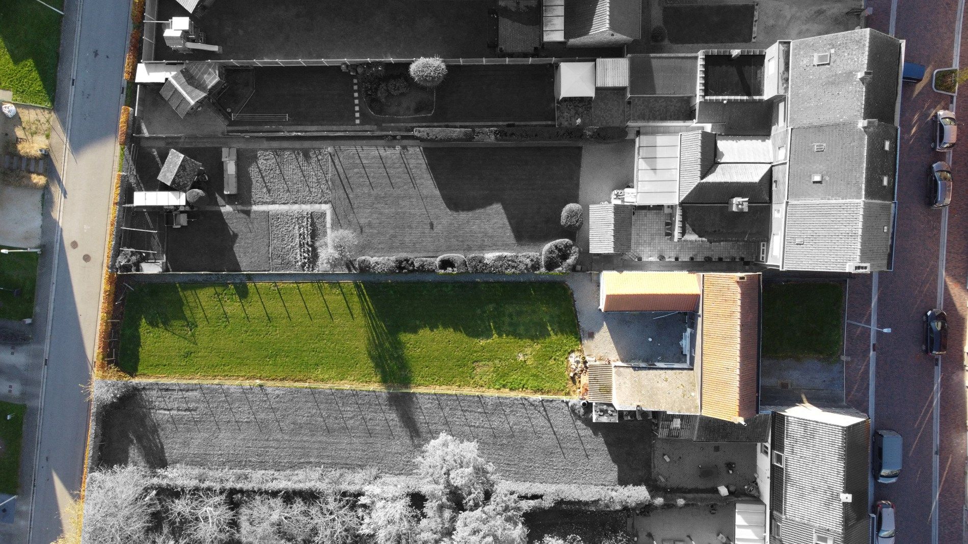 Te renoveren woning met bouwgrond foto 16