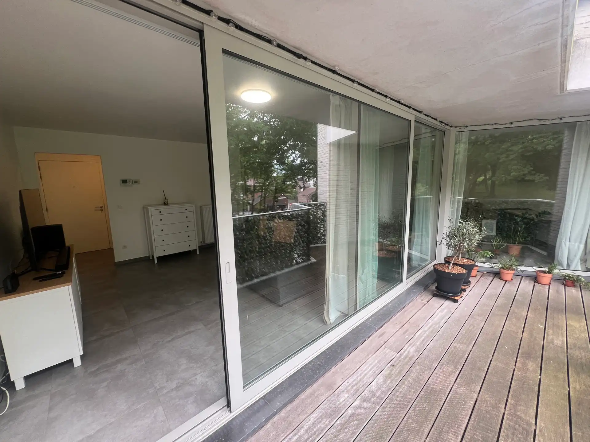 Ruim appartement met uniek groen uitzicht in hartje Genk foto 9