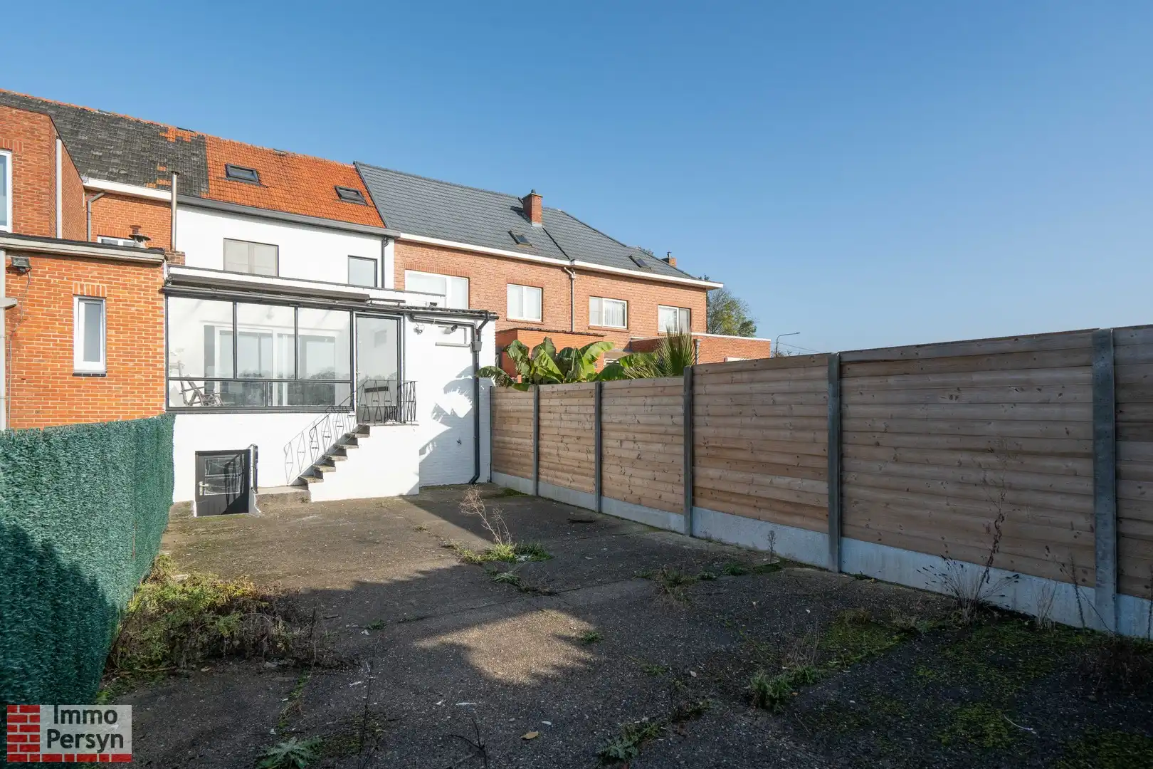 Ruime gerenoveerde gezinswoning met 4 slaapkamers, 2 badkamers en dubbele garage foto 26