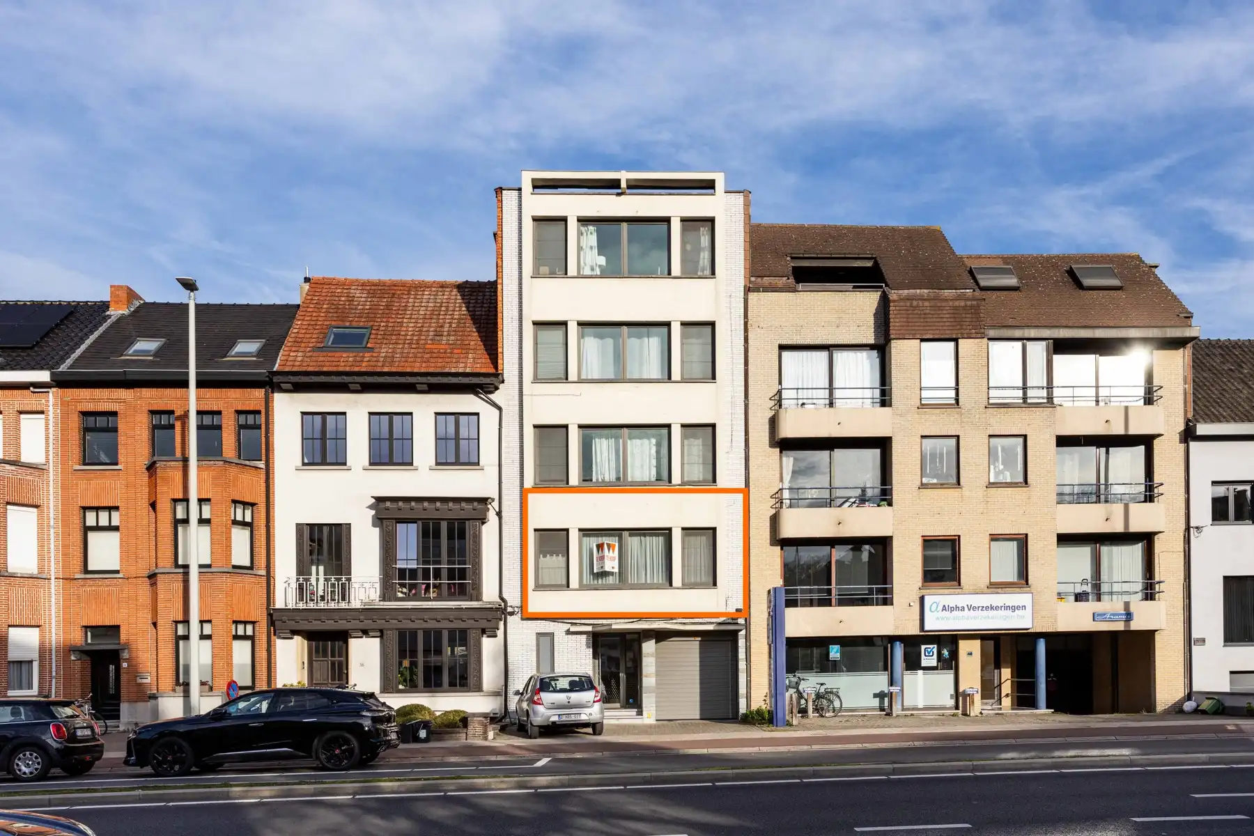 2 slaapkamer appartement met garage  foto {{pictureIndex}}