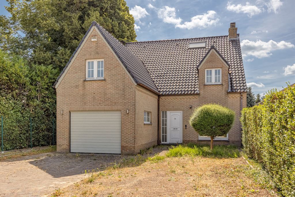Ruime gezinswoning met 5 slaapkamers in Kortenberg foto {{pictureIndex}}