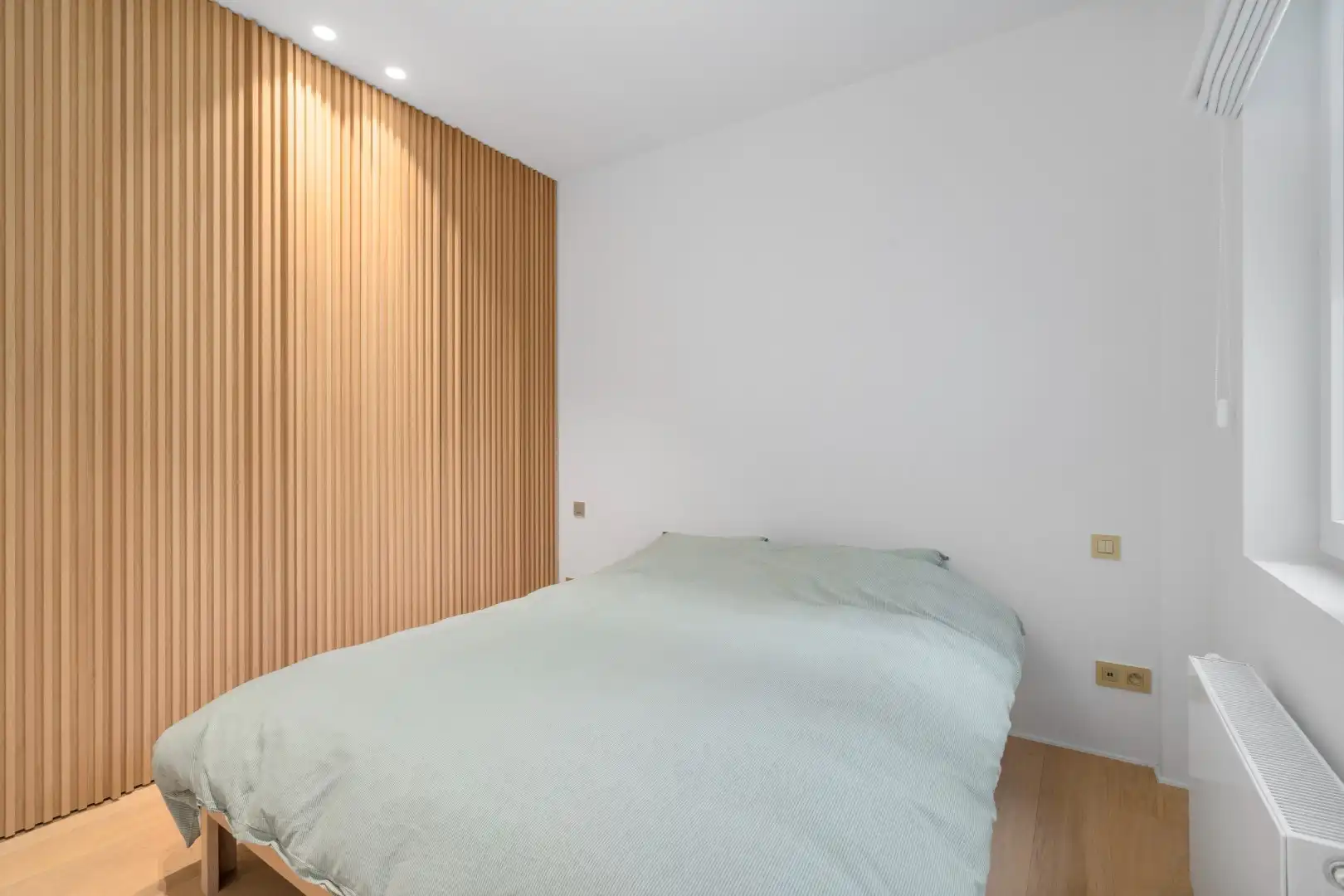 Zeer mooi en luxueus afgewerkt 3 slaapkamer appartement aan het driehoekplein nabij de Zeedijk foto 8