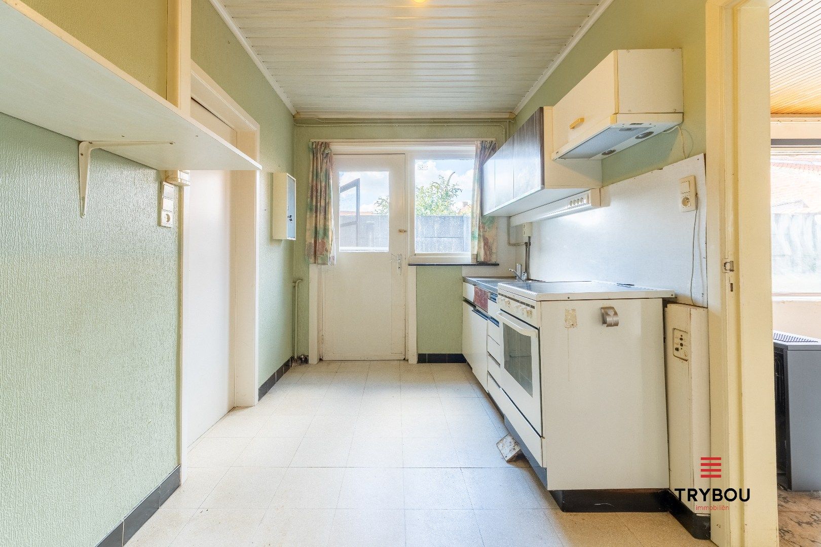 Gelijkvloerse woning met 2 garages in het centrum van Houthulst foto 13