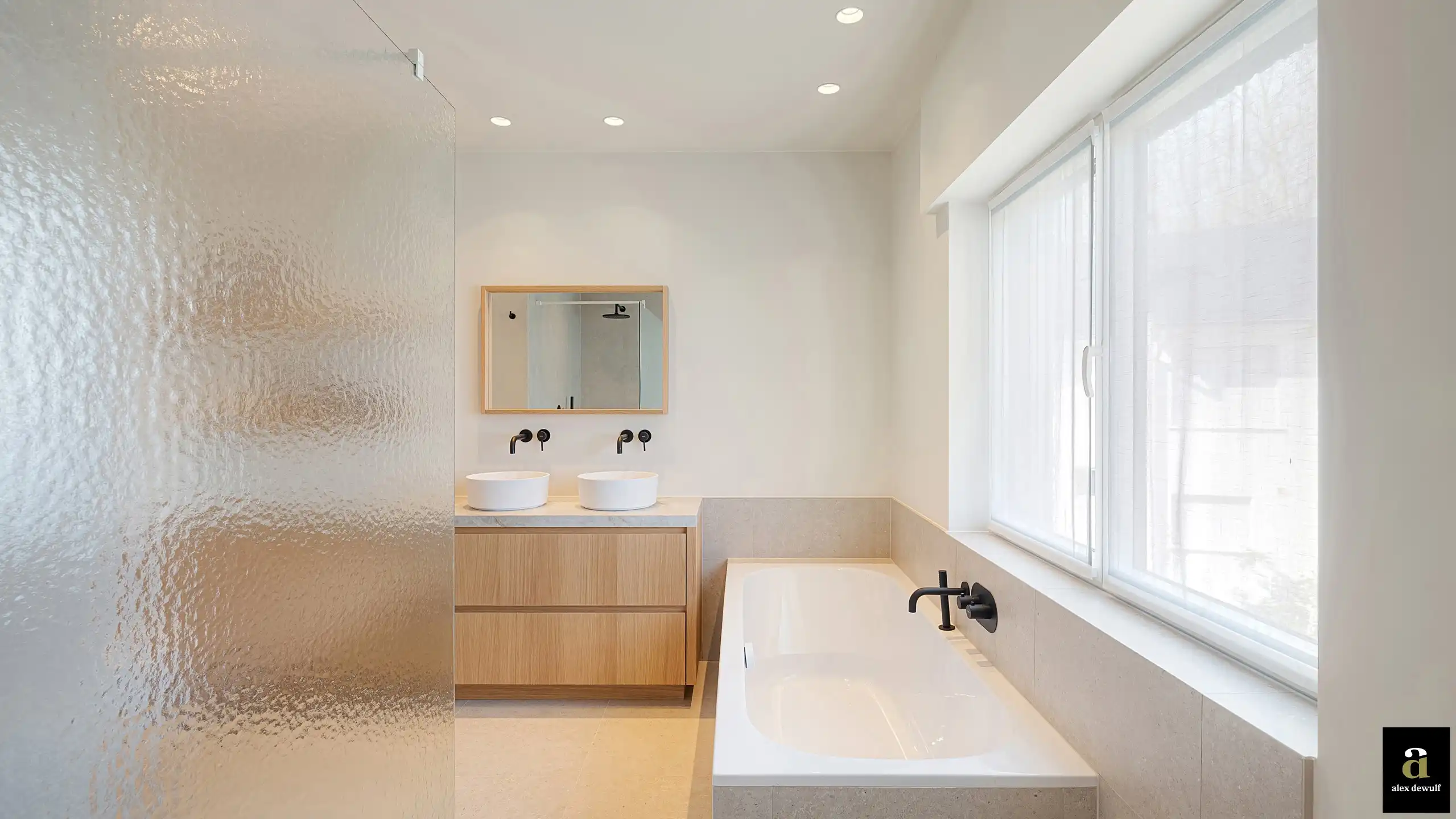 Uitstekend gelegen, volledig gerenoveerde koppelvilla te Duinbergen, op wandelafstand van het strand en de duinen. foto 33