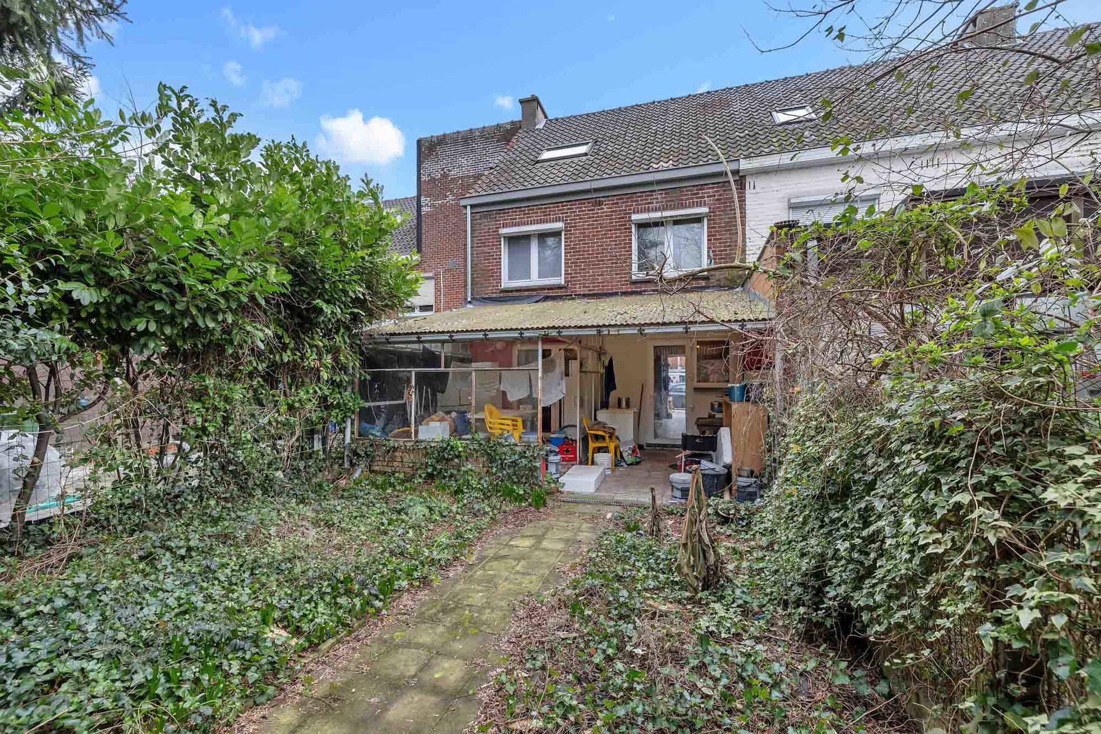Centraal gelegen woning met veel mogelijkheden foto 21