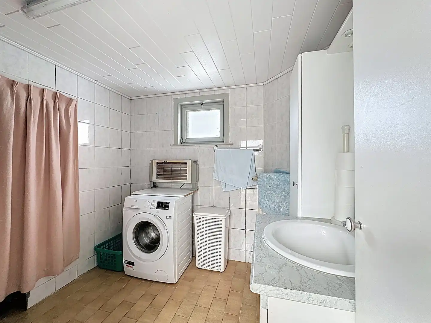 Op te knappen woning met grote garage/opslagruimte Schore. foto 10