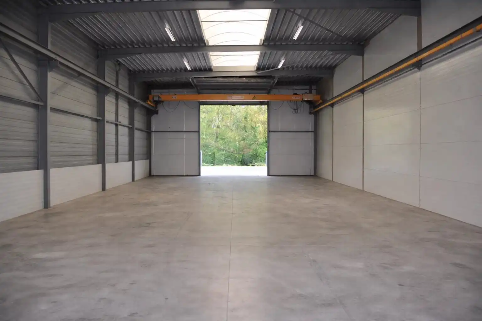 OPSLAGLOODS VAN +-313,6 M² &nbsp;OP &nbsp;EEN CENTRALE LOCATIE IN ZONHOVEN foto 3