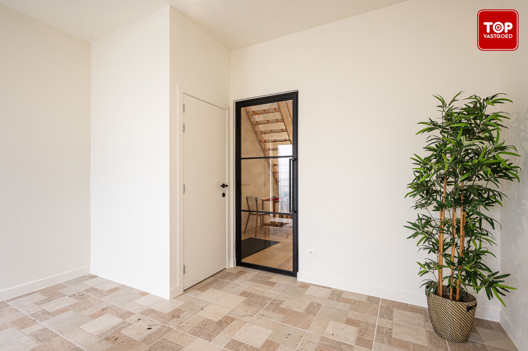 Top gerenoveerde gezinswoning in Mariakerke foto 4