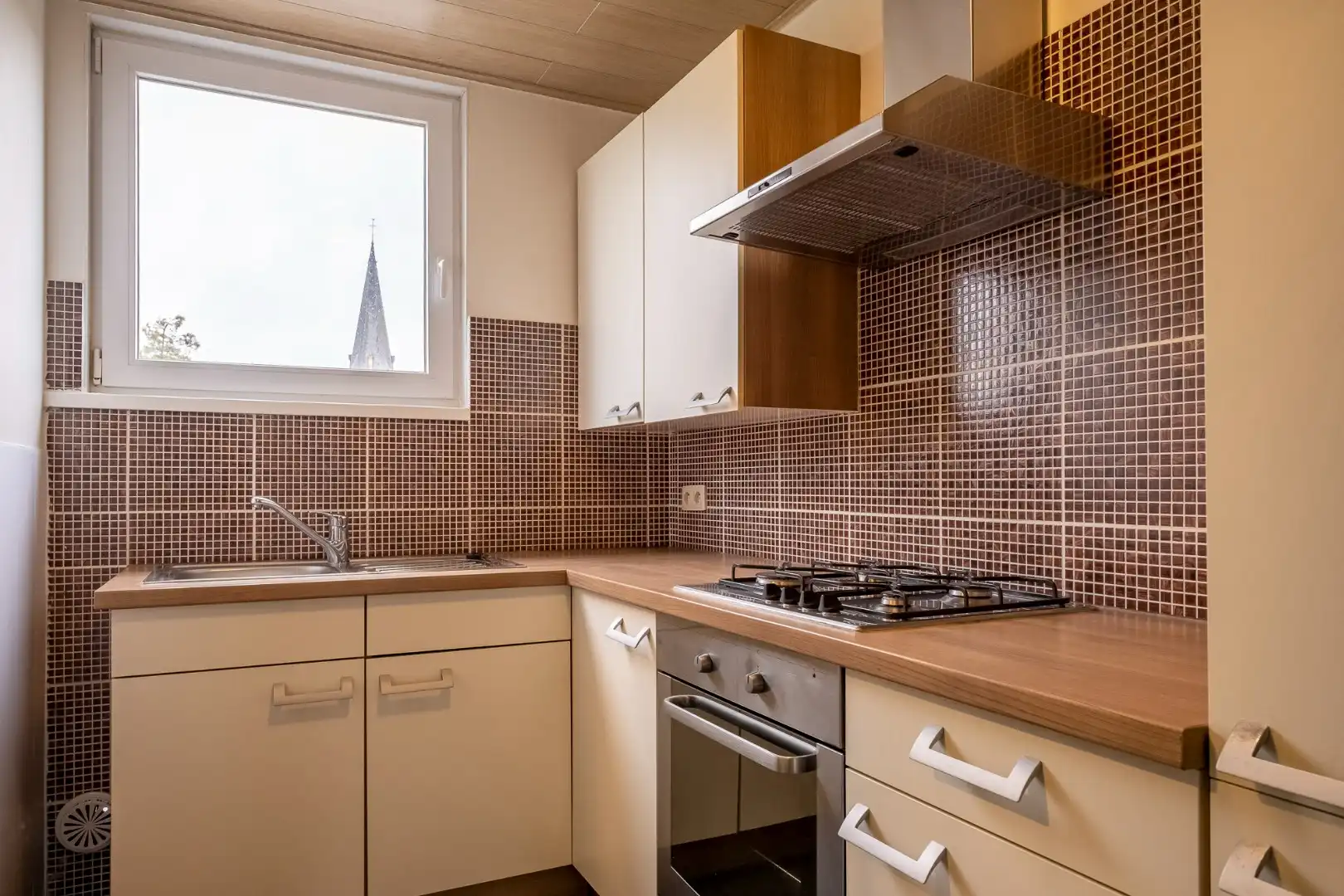 Centraal gelegen, instapklaar appartement met 1 slaapkamer foto 10