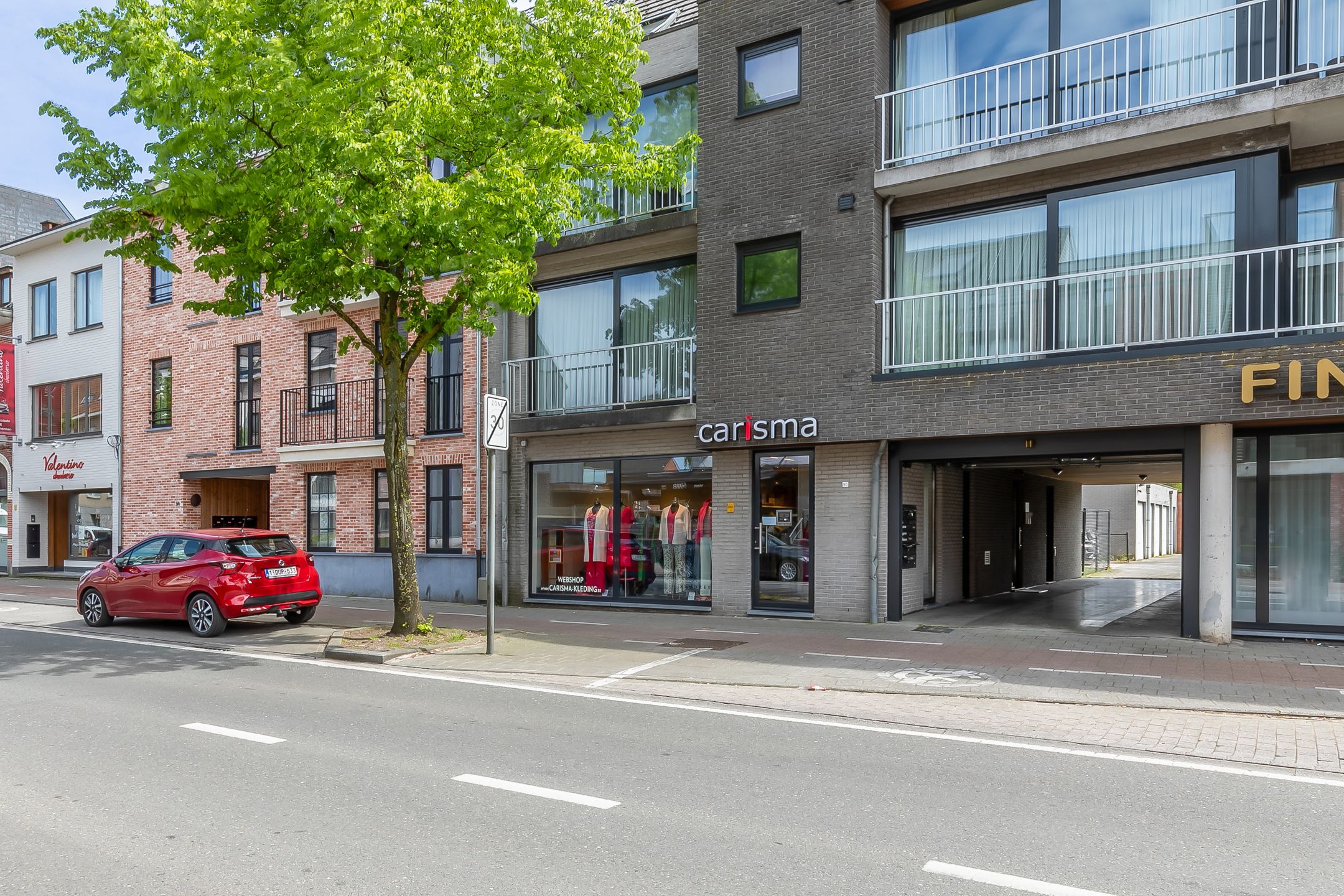 Commercieel gelijkvloers mét garage in centrum Sint-Antonius foto 2
