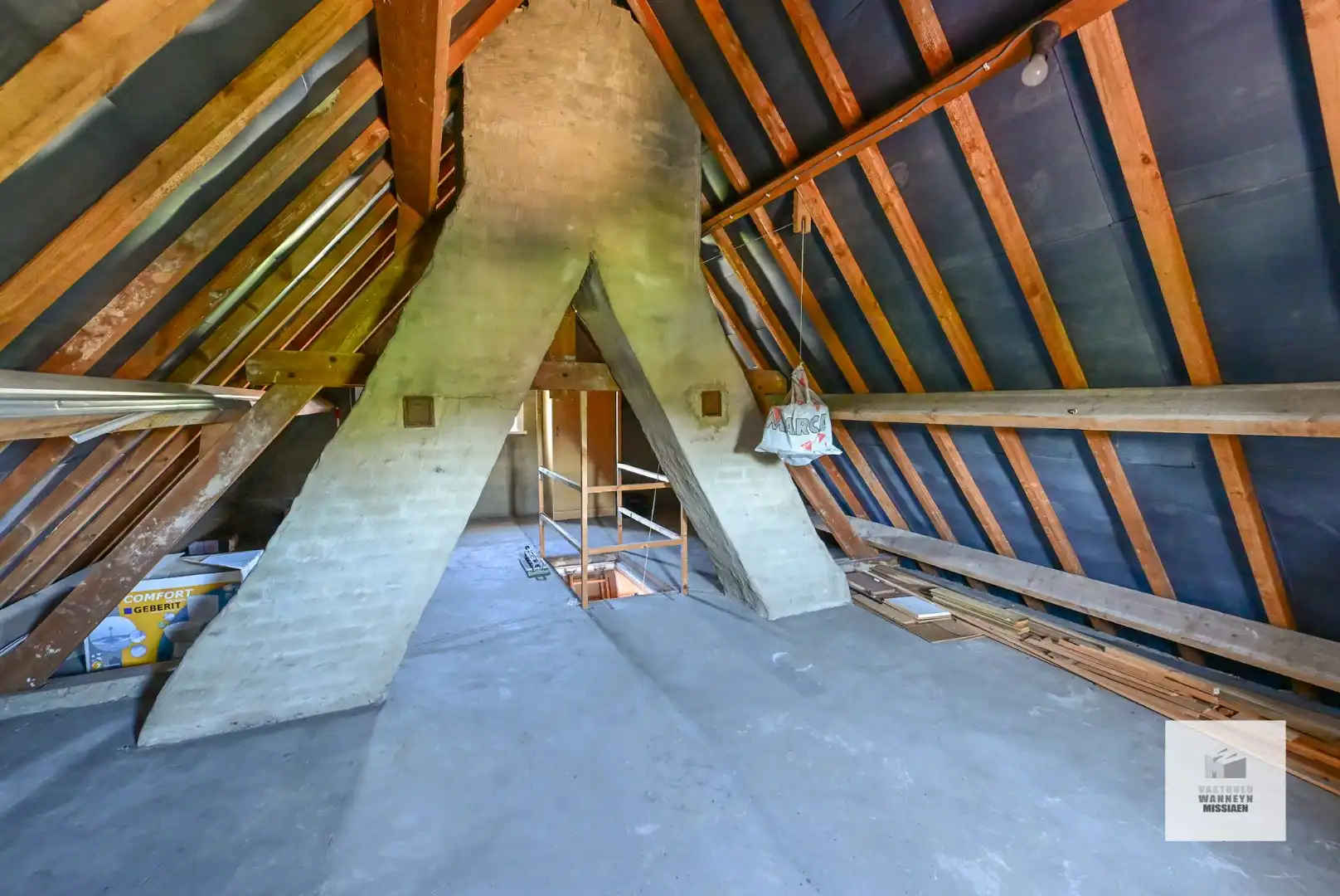 Te renoveren open bebouwing met 3 slaapkamers, tuin en garage op 627m2  foto 17