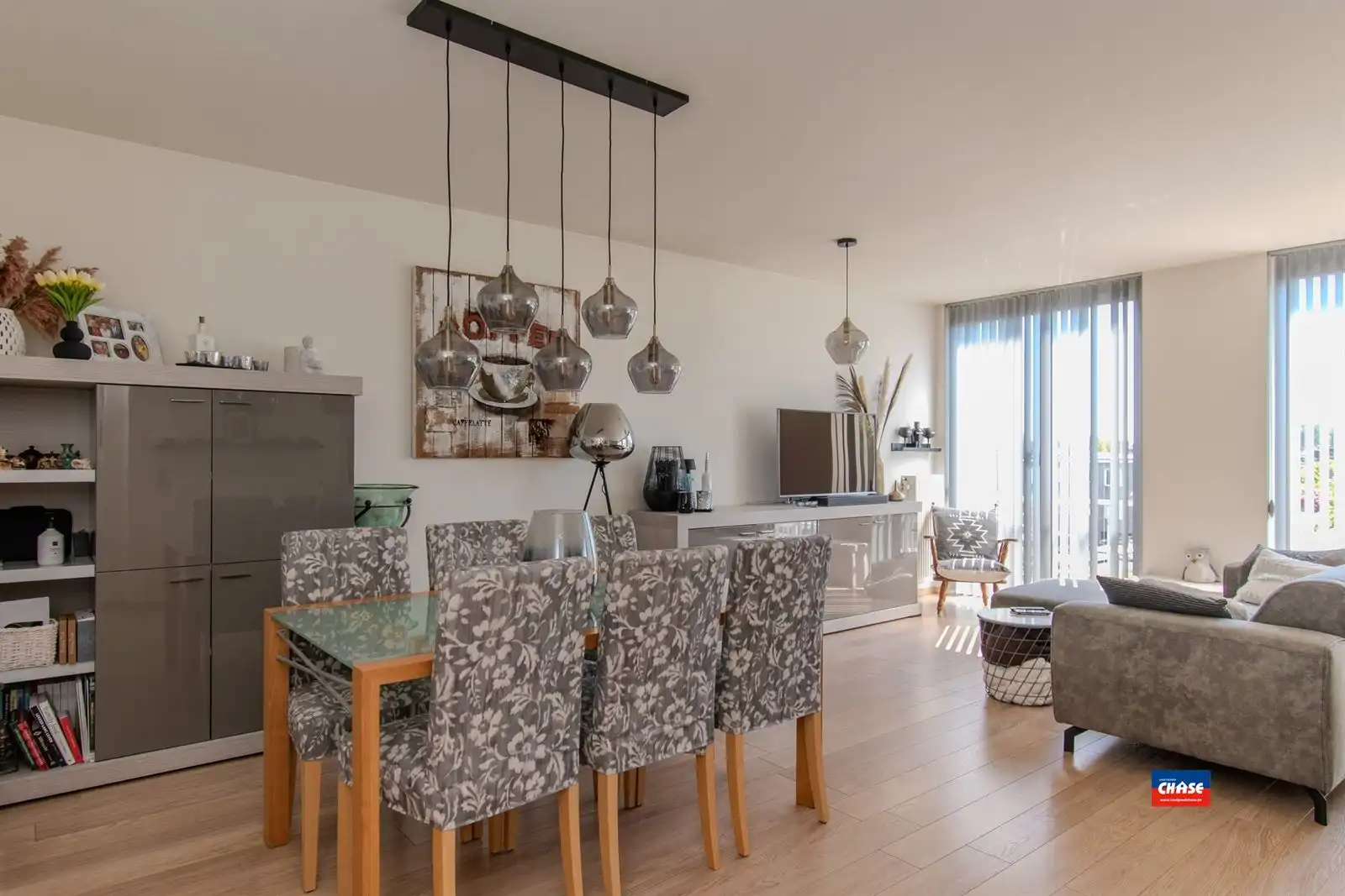 Ruim appartement met zuidterras en autostaanplaats foto 8