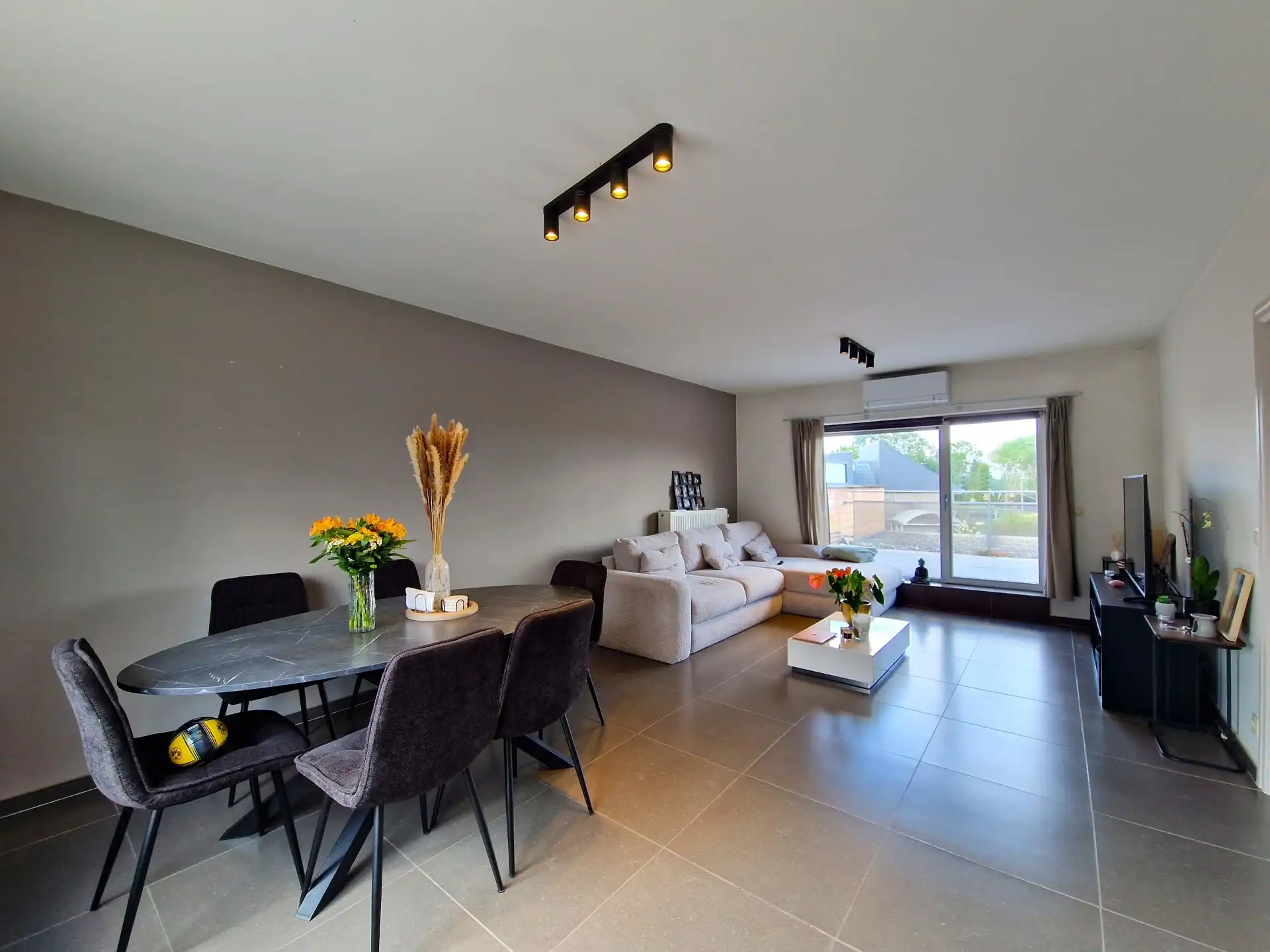 Duplexappartement met 2 slaapkamers en ruim terras te Lennik foto 3