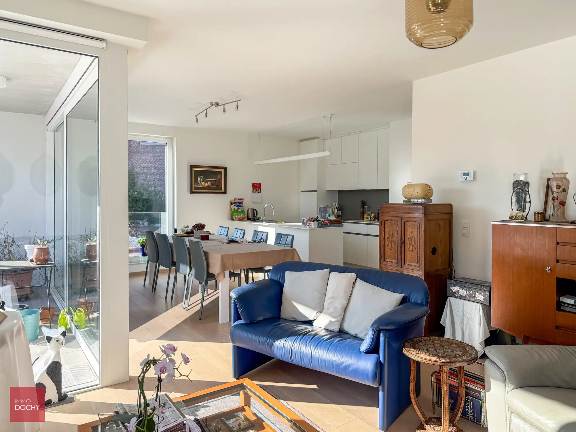 Ruim recent en energiezuinig appartement nabij Sint-Rochuskerk foto 8