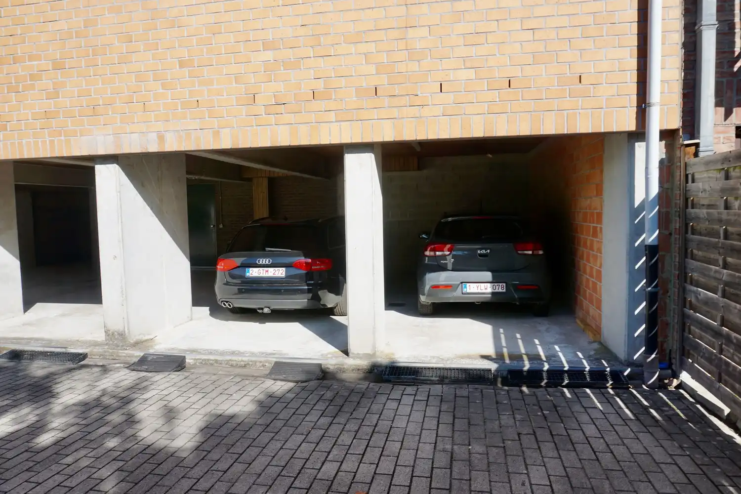 RUIM 2-SLAAPKAMERAPPARTEMENT MET TERRAS EN AUTOSTAANPLAATS IN KESSEL-LO foto 20
